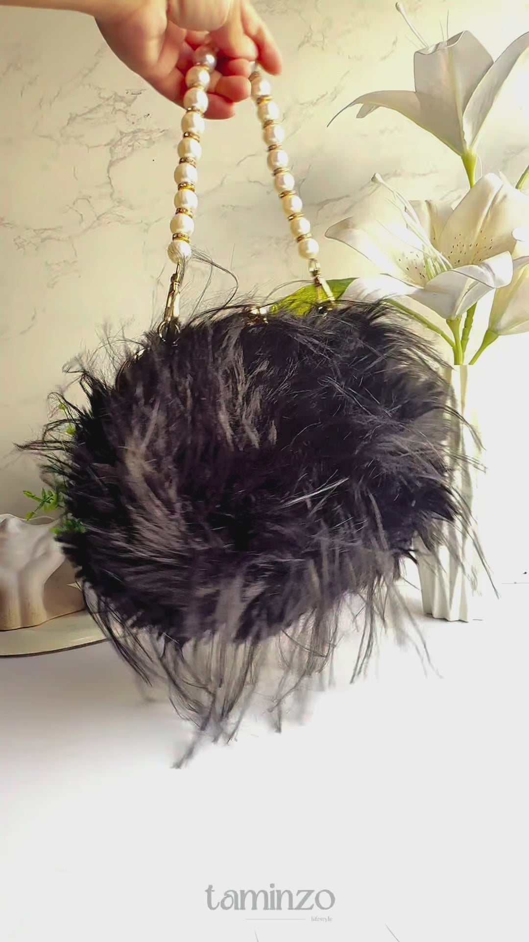Black Orya's Fur Clutch