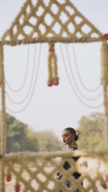 Mahnur Gul Luxury Lawn'26 Embroidered Unstitched 3-Piece Suit-G-010