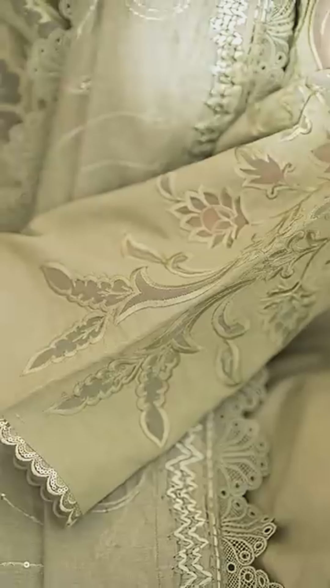 Mahnur Sera Pret'26 Lawn Embroidered Unstitched 3-Piece Suit-SP-08