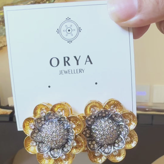 Orya Jewellery Sunflower Stud Earrings-White Silver