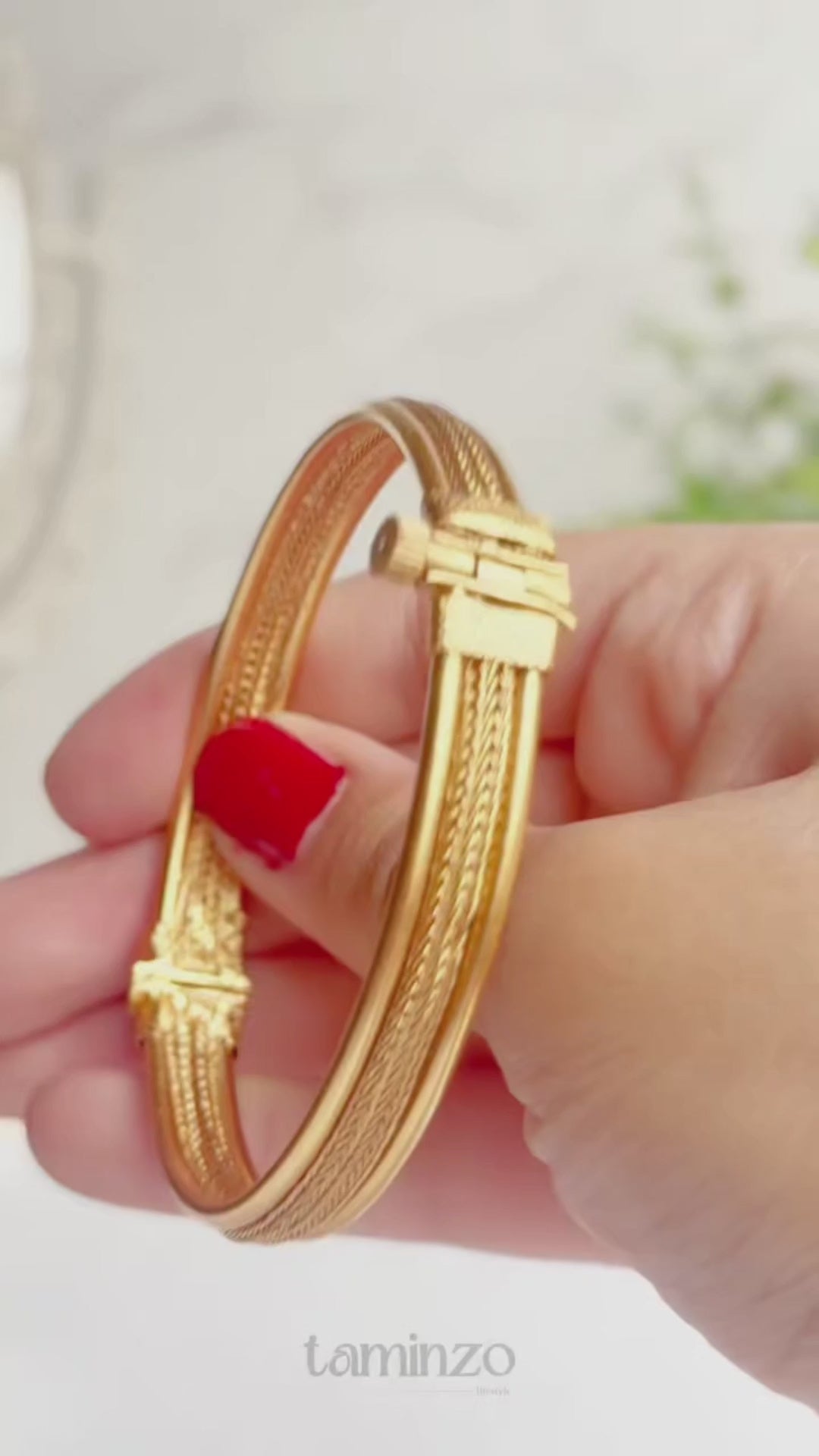 H&A Jewellery Gold Polished Openable Bangle