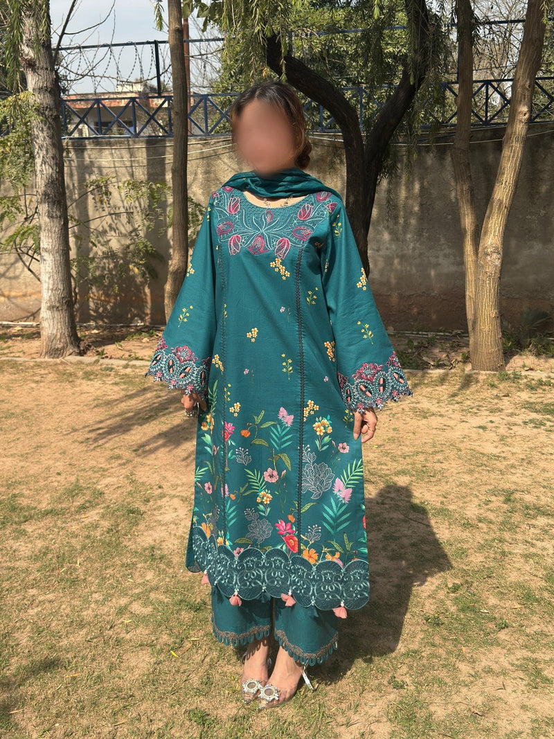 Teal and Pink Sehrish Kanwal Festive Print'26 Lawn Embroidered Stitched 3 Piece Suit Rouge
