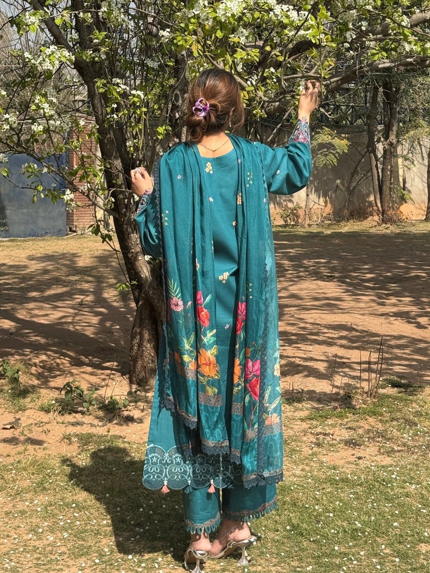 Teal and Pink Sehrish Kanwal Festive Print'26 Lawn Embroidered Stitched 3-Piece Suit-Rouge