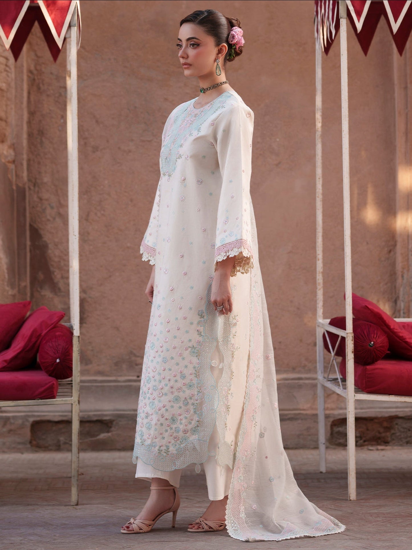 Off-white Mahnur  Nilofer Luxury Lawn'26 Embroidered Unstitched 3-Piece Suit-NL-02