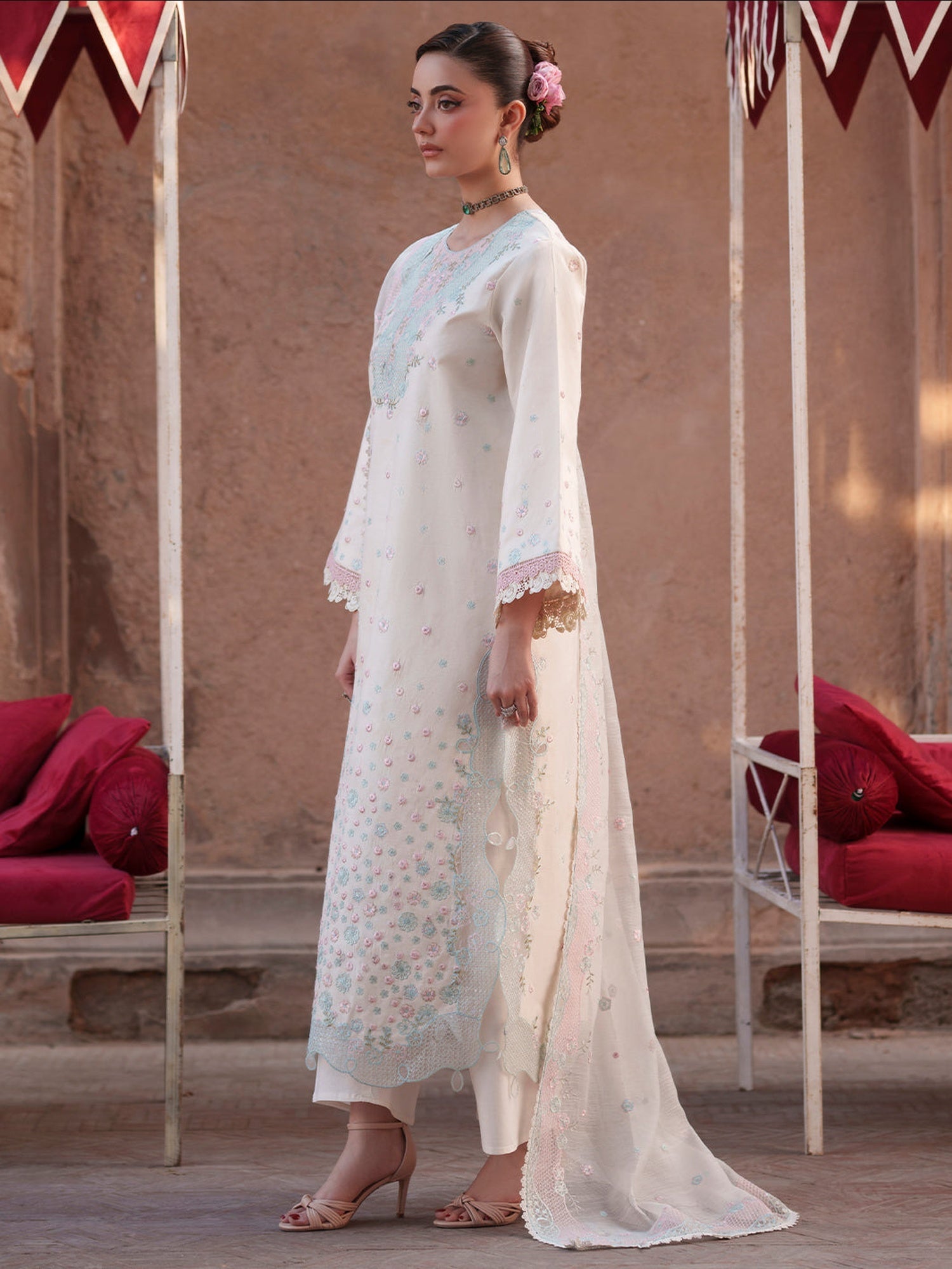 Off-white Mahnur  Nilofer Luxury Lawn'26 Embroidered Unstitched 3-Piece Suit-NL-02