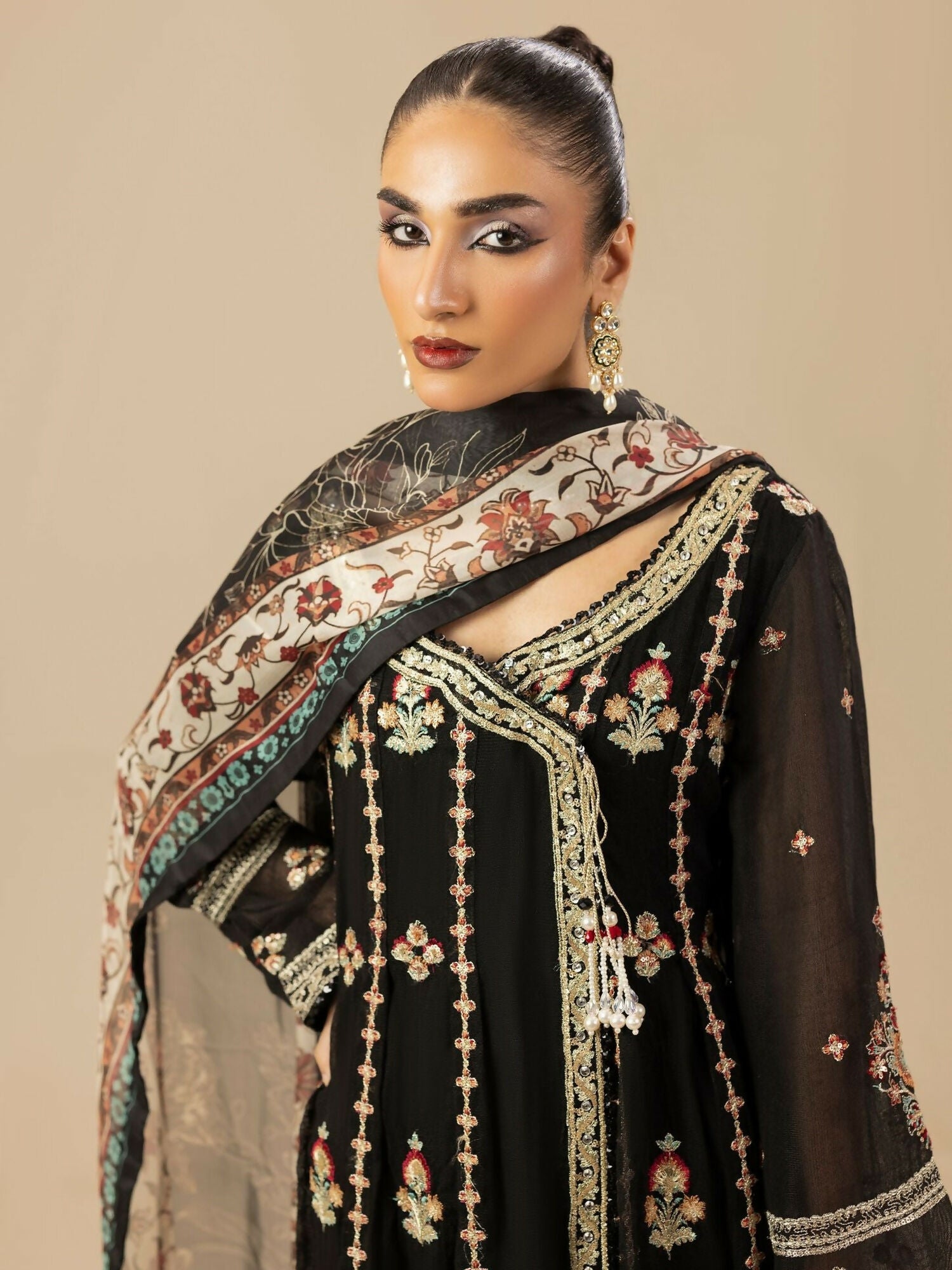 Shurooq Garden Of Dreams Cotton Net Embroidered Stitched 3-Piece Suit-Vittoria