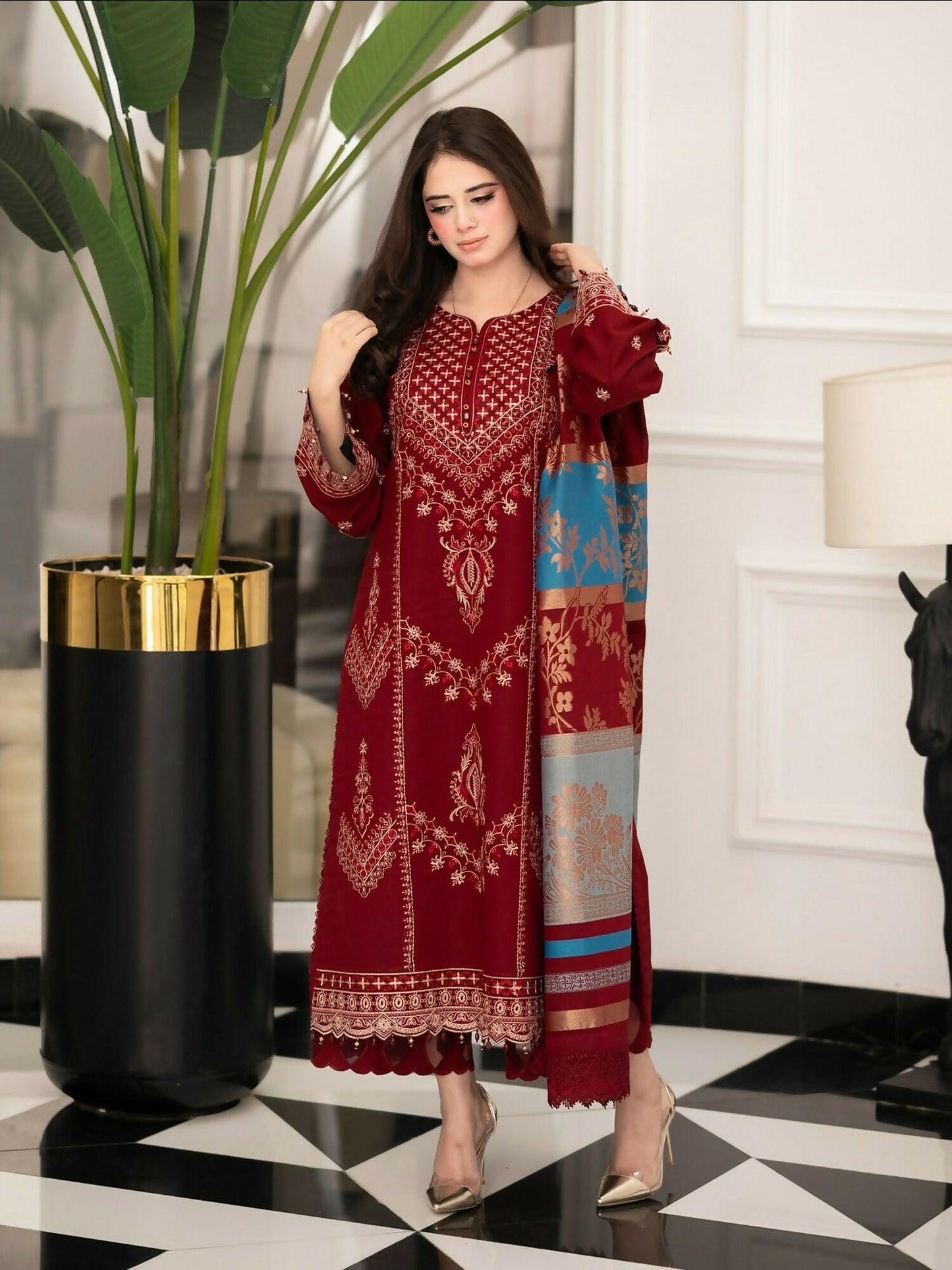 Zeephire Dhanak Embroidered Stitched 3-Piece Suit-Horiya