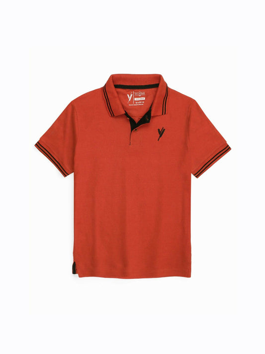 Solid-color boys’ summer polo shirt with a clean design, tipping collar, and subtle embroidery – made from soft, breathable piqué for everyday comfort.