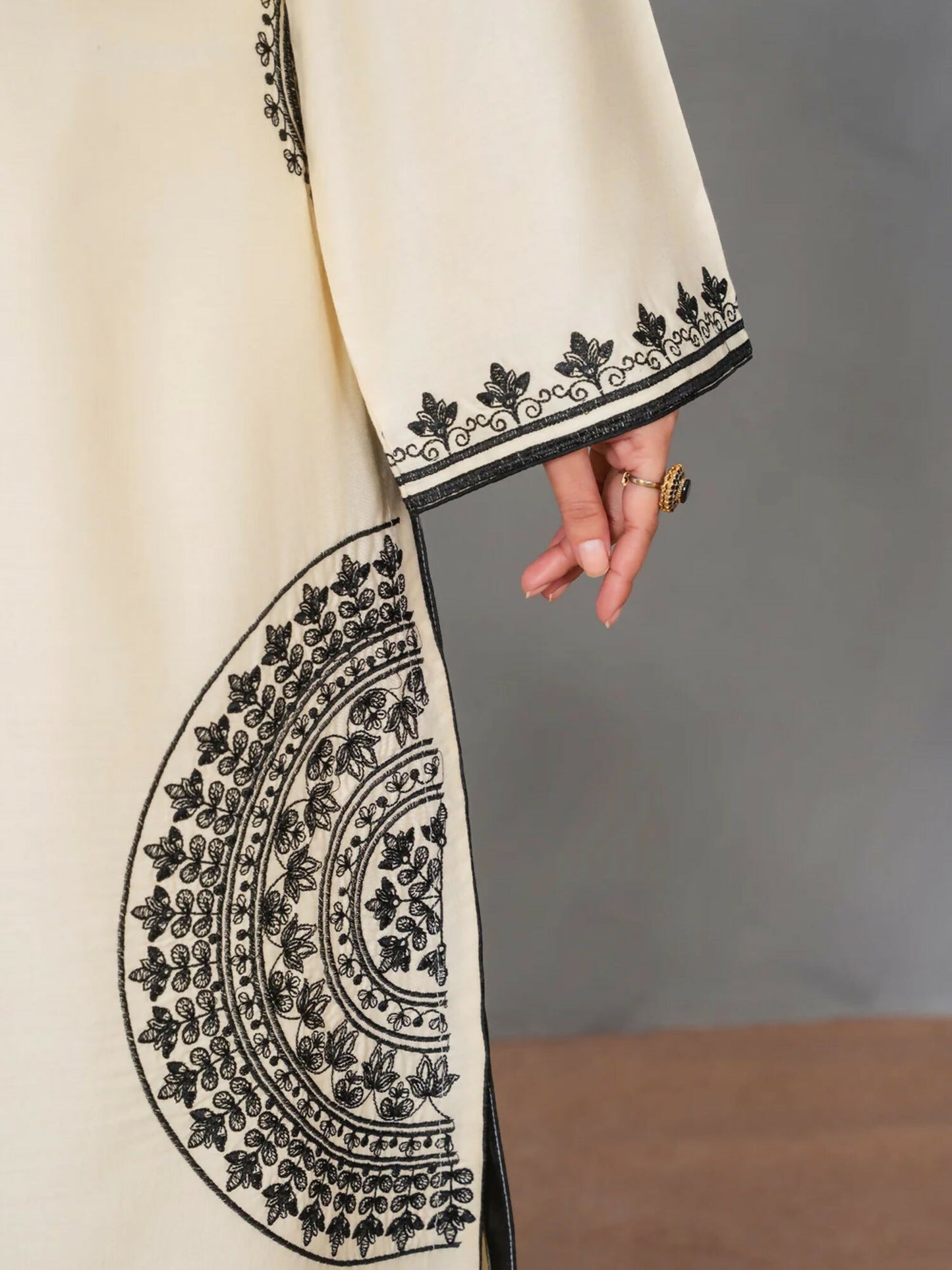 Stylish Collection Musk Linen Embroidered Stitched 3-Piece Suit-Zahoor