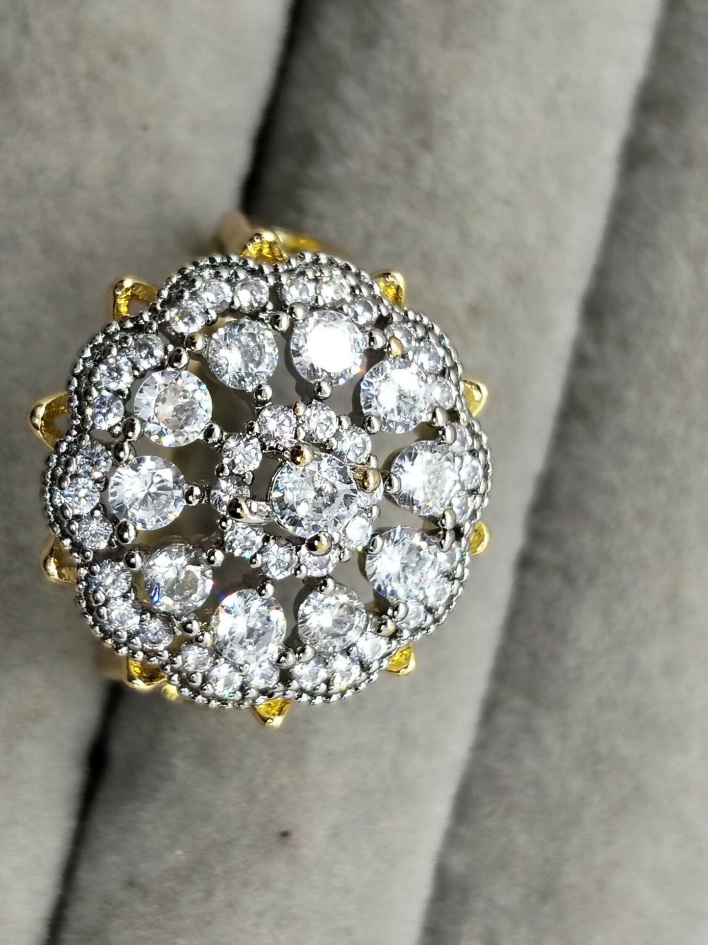 H&A Jewellery 18K Gold Polished Zircon Cluster Ring