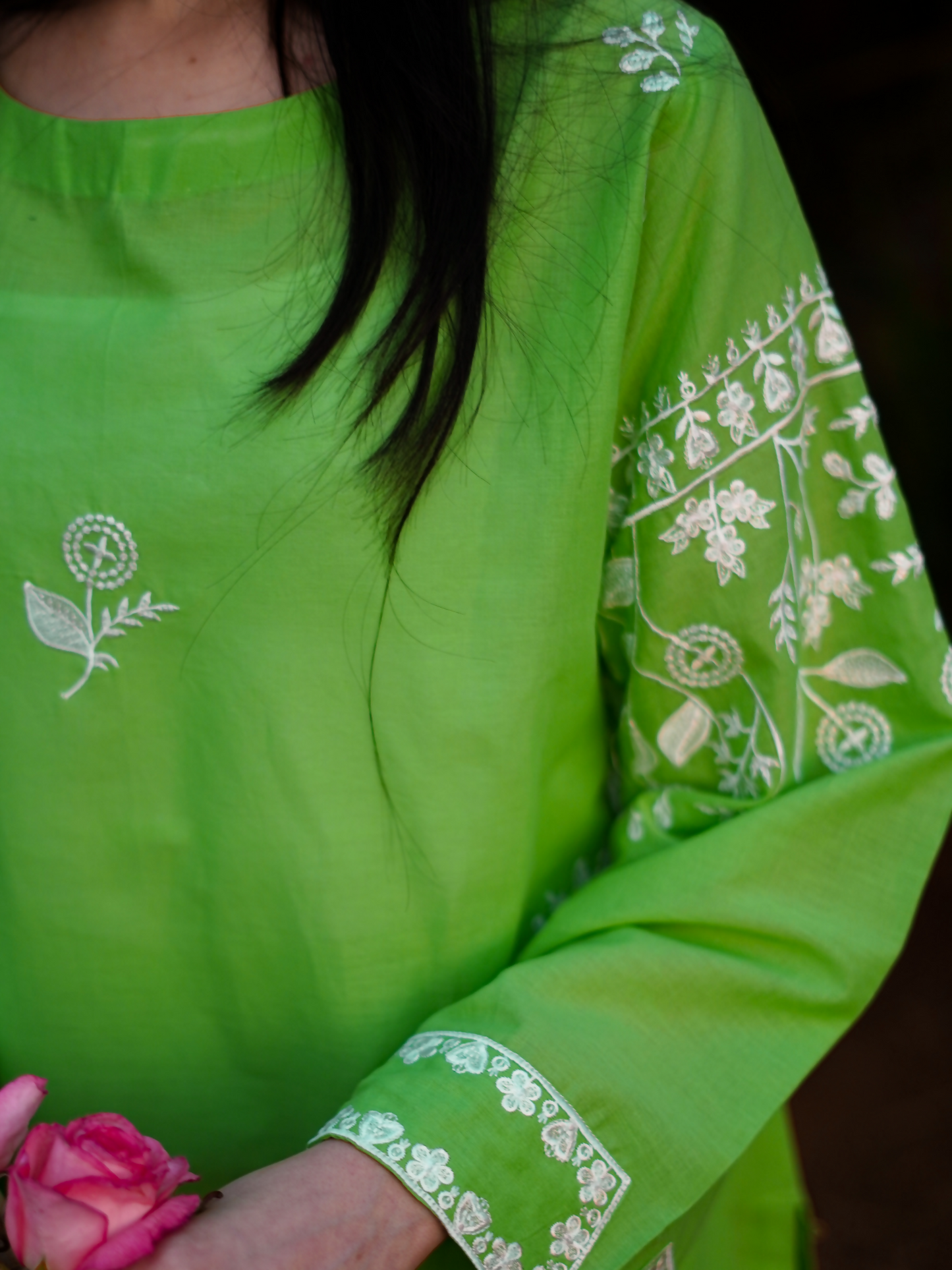 Kachy Dhaagy Lawn Embroidered Stitched 2-Piece Suit-Ishaal