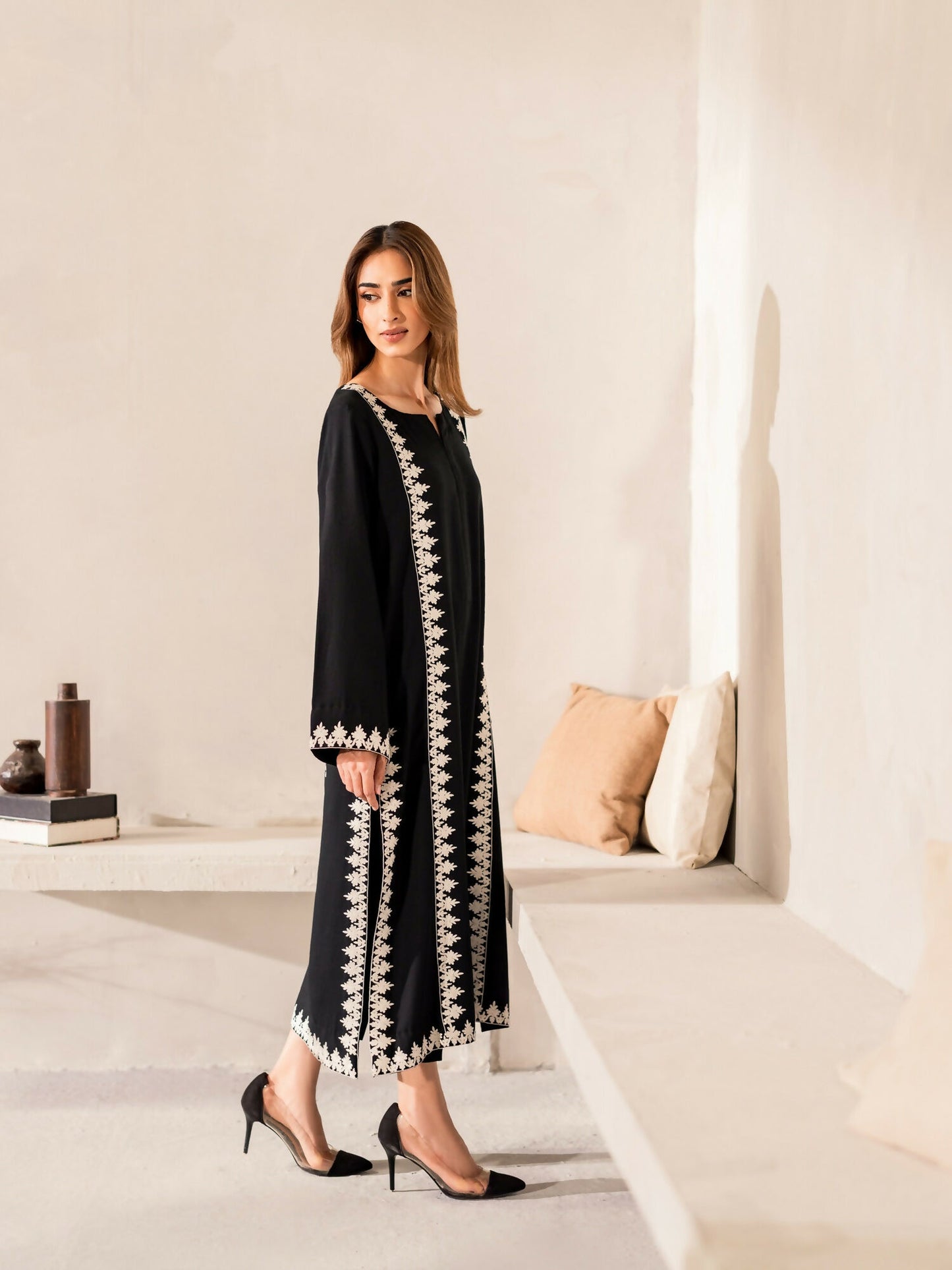 Zeephire Linen Embroidered Stitched 3-Piece Suit-Mira