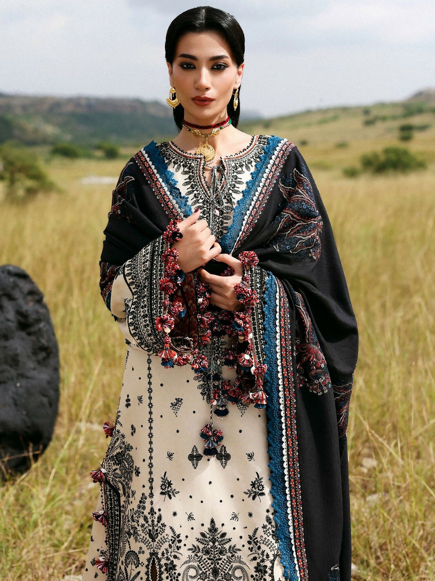 Hussain Rehar Khaddar'25 Embroidered Unstitched 3-Piece Suit-Dhanak