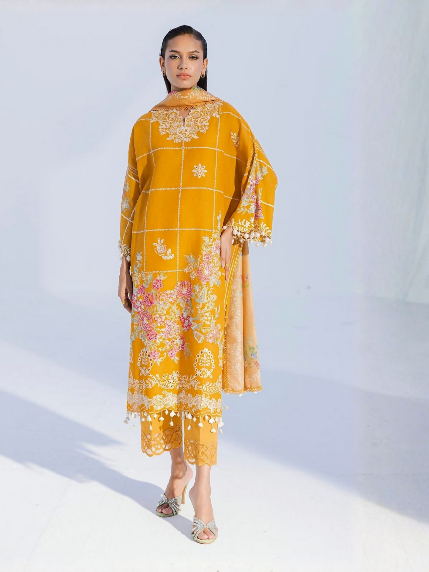 Sana Safinaz Lawn Embroidered Unstitched 3-Piece Suit-M252-012B-CT