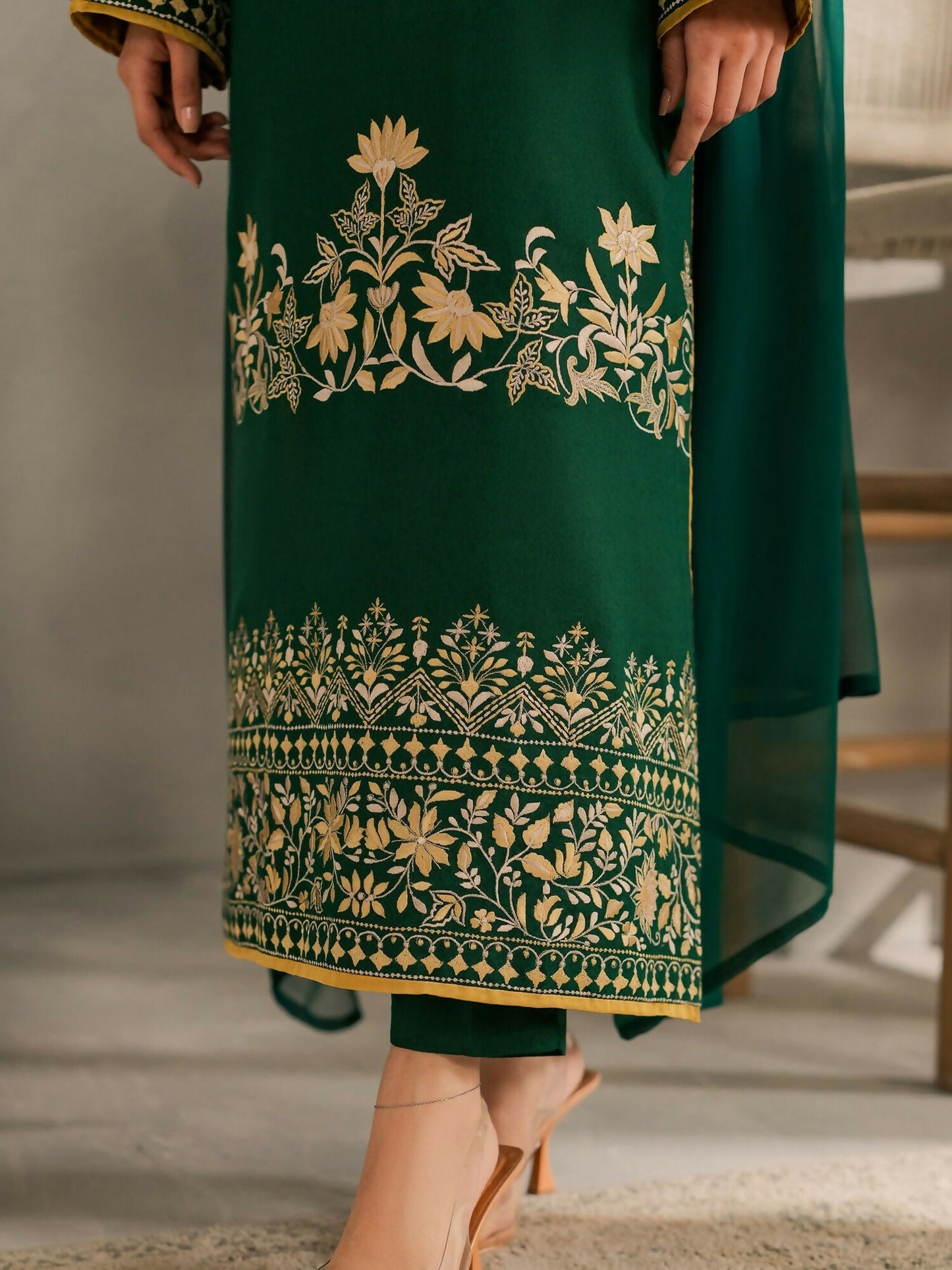 Zeephire Linen Embroidered Stitched 3-Piece Suit-Amina