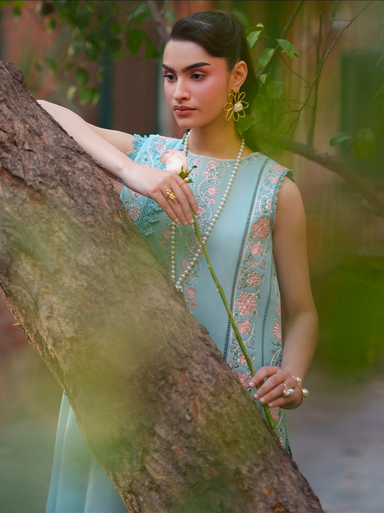 Mahnur Fiona Lawn'26 Embroidered Unstitched 3-Piece Suit-F-12