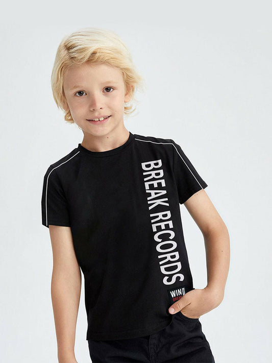Boys' soft cotton crew neck t-shirt with short sleeves and open hem, made from single jersey fabric for summer wear.