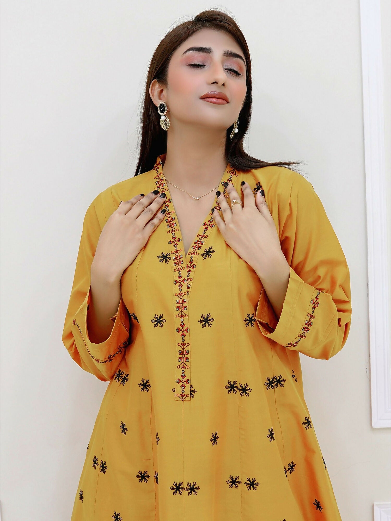 MAK Fashion Lawn Embroidered Stitched 2-Piece Suit-Warisha