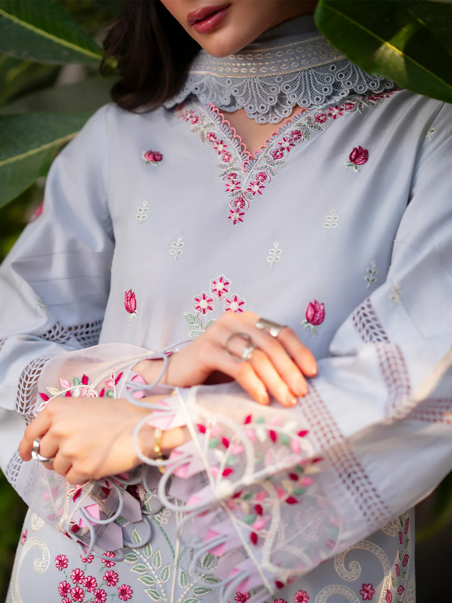 Mahnur Ember Lawn Embroidered Stitched 3-Piece Suit-EM-008