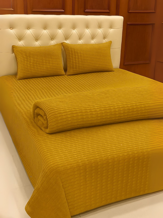 Elegant Bedding Embossed Fleece 4-Piece Luxury Quilt Set