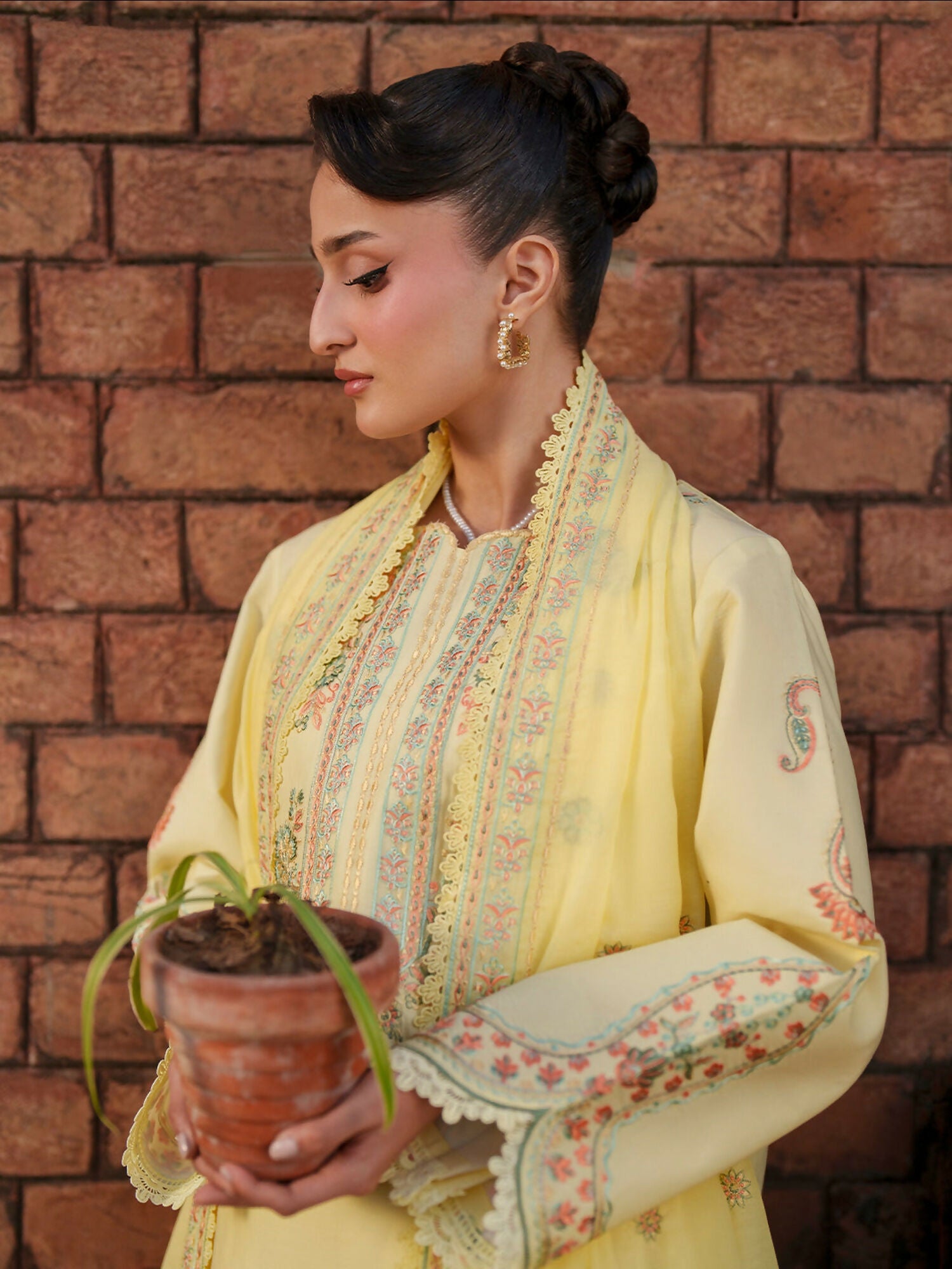Mahnur Fiona Lawn'26 Embroidered Unstitched 3-Piece Suit-F-05