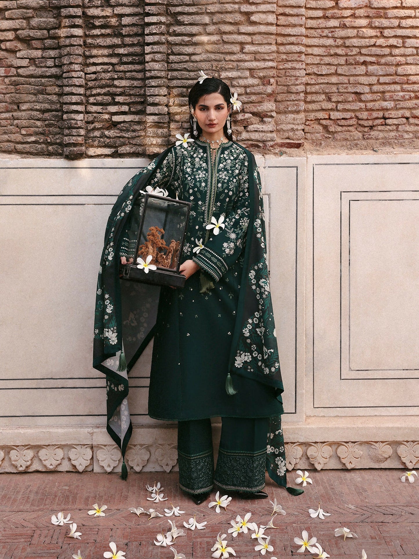 Jugnu By Hussain Rehar Khaddar'25 Embroidered Unstitched 3-Piece Suit-Bita