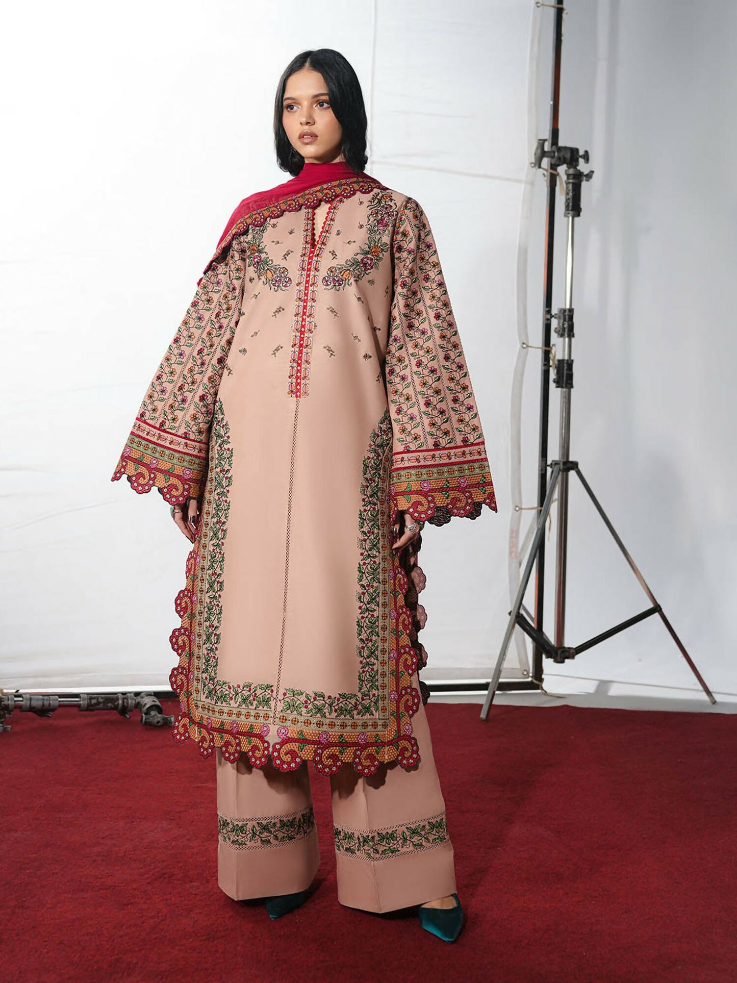 Jugnu by Hussain Rehar The Reserved View SS/Edit I Cotton Embroidered Unstitched 3-Piece Suit-Nazeh