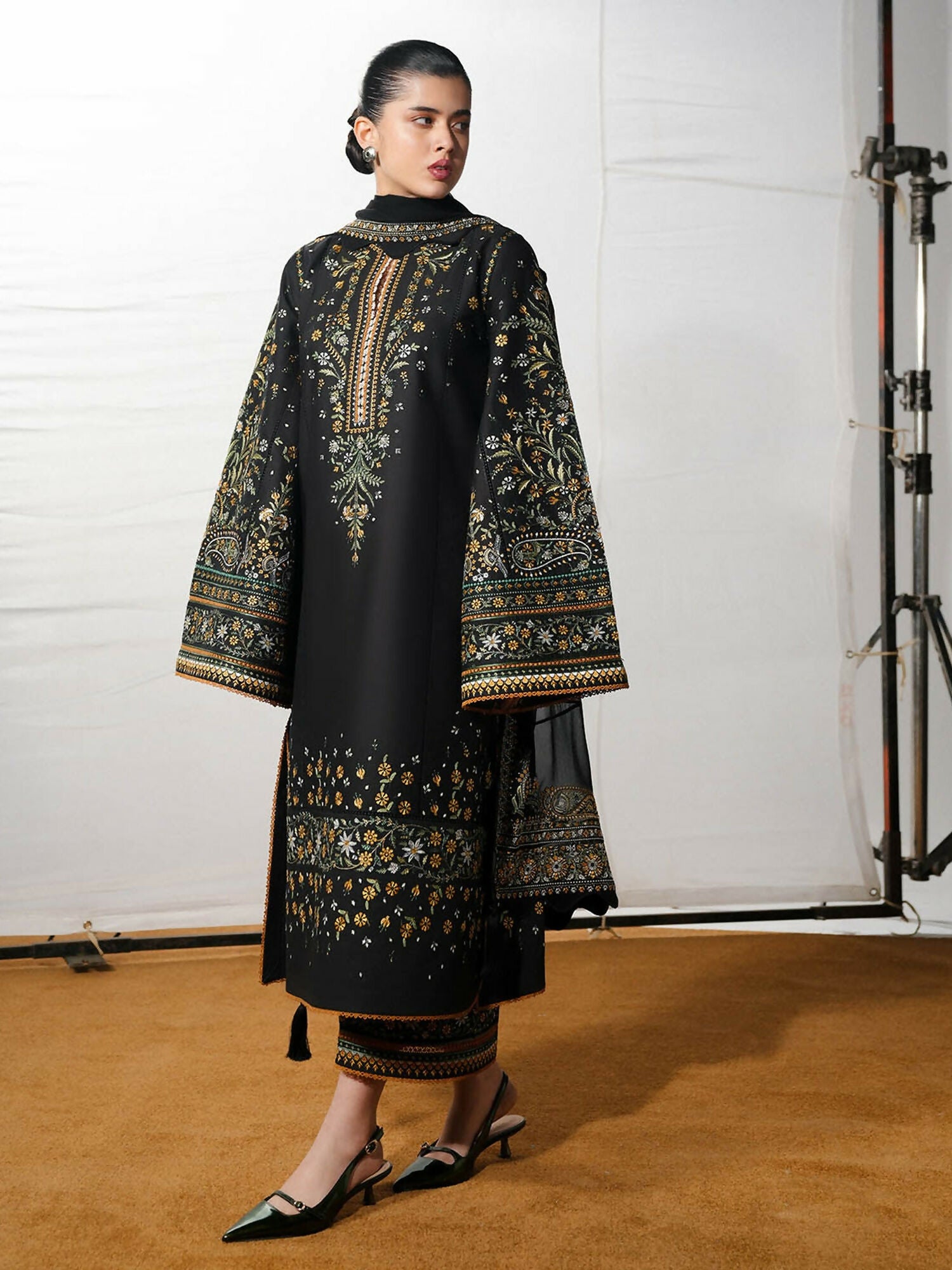 Jugnu by Hussain Rehar The Reserved View SS/Edit I Cotton Embroidered Unstitched 3-Piece Suit-Rani