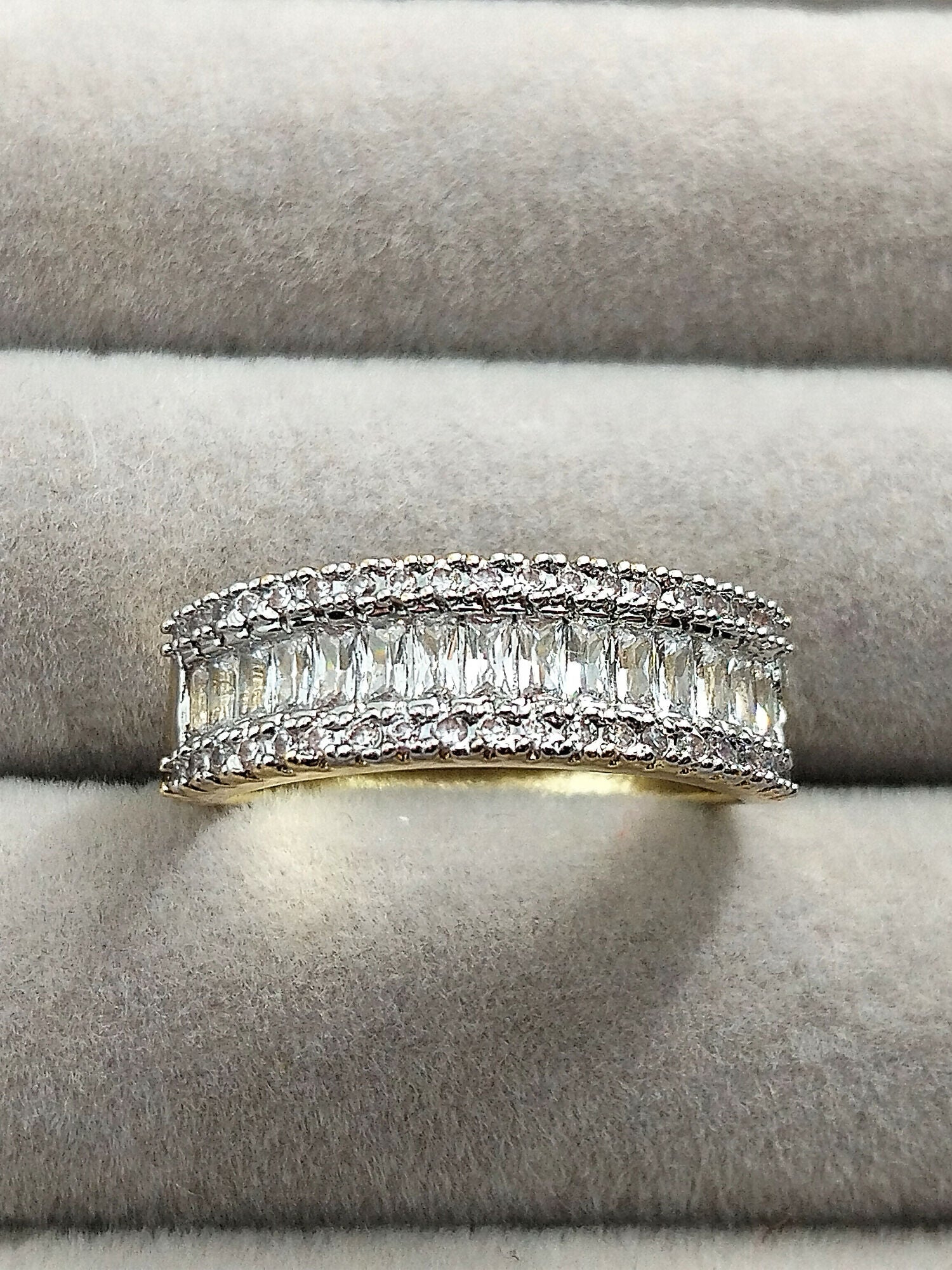 H&A Jewellery 18K gold polished zircon band ring with triple-row design