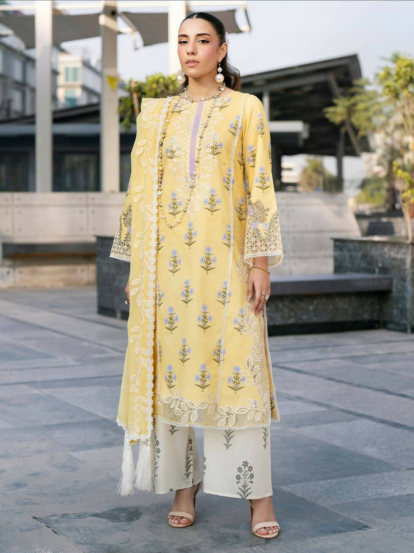 Mahnur Broadway Luxury Lawn'26 Embroidered Unstitched 3-Piece Suit-BW-006