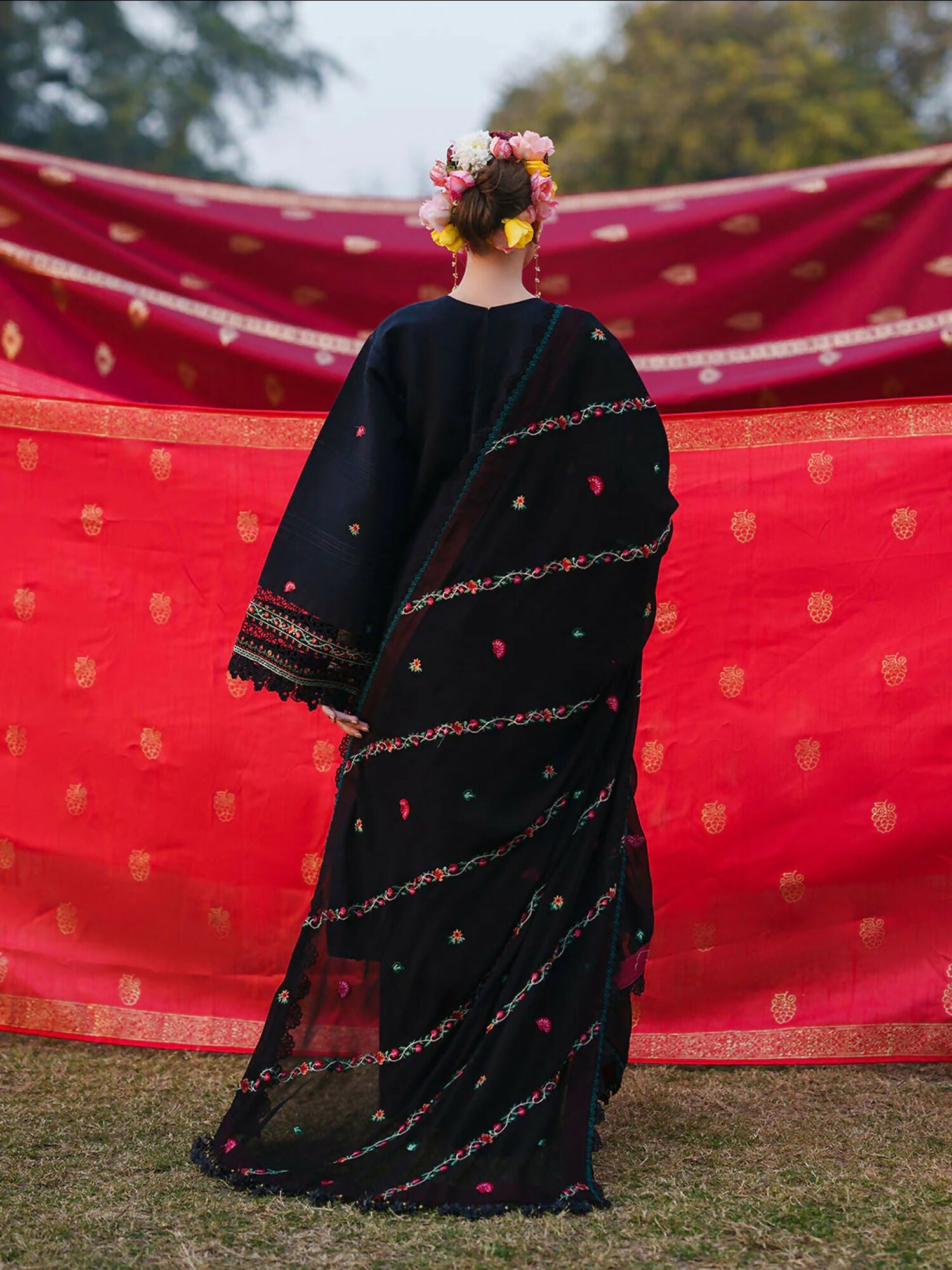 Mahnur Gul Luxury Lawn'26 Embroidered Unstitched 3-Piece Suit-G-013