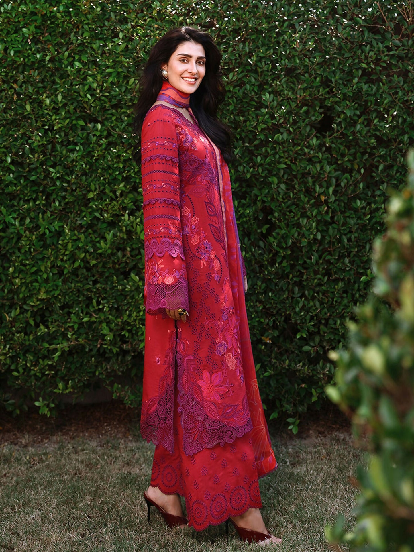 Mushq A Moi Luxury Lawn Embroidered Unstitched 3-Piece Suit-Falling Petals