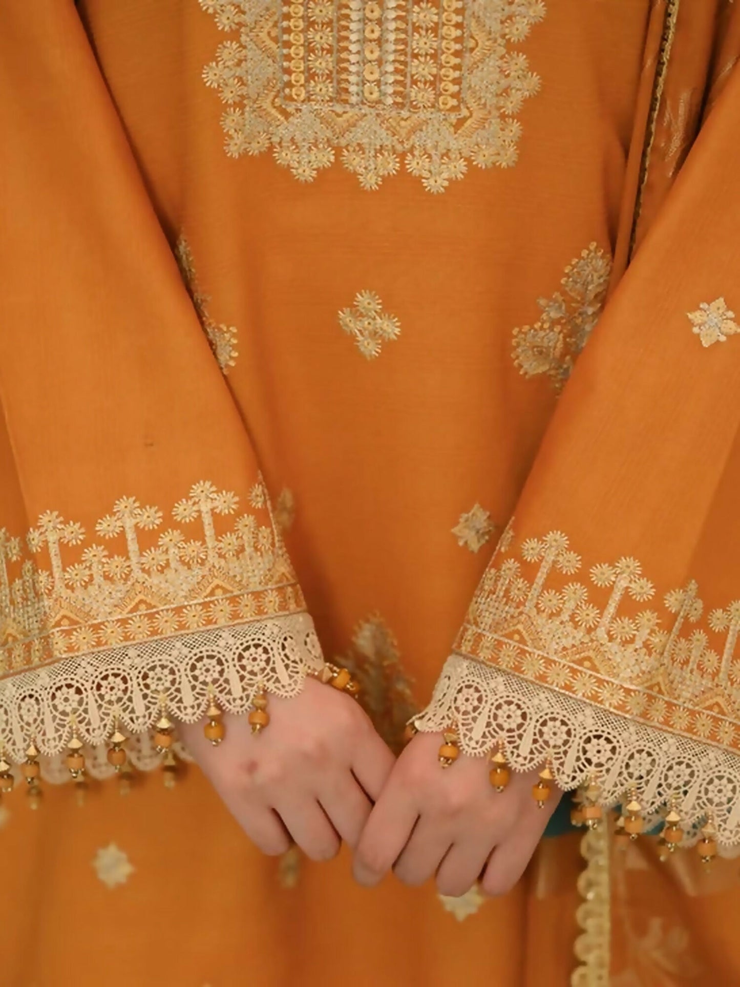 Zeephire Dhanak Embroidered Stitched 3-Piece Suit-Ifra