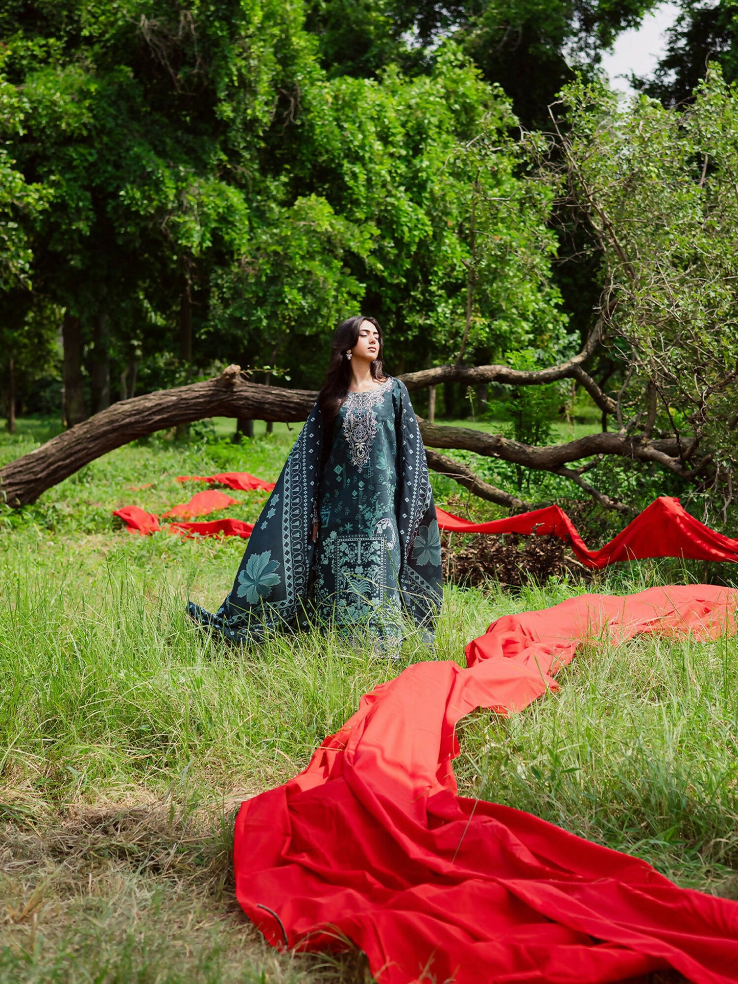 Parishay Rang e Sarma Khaddar Embroidered Unstitched 3-Piece Suit-SAR-08