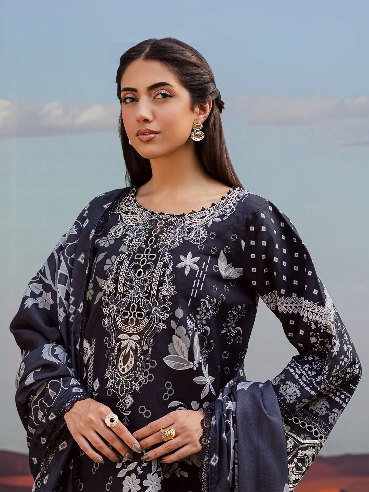 Parishay Rang e Sarma Khaddar Embroidered Stitched 3-Piece Suit-SAR-07
