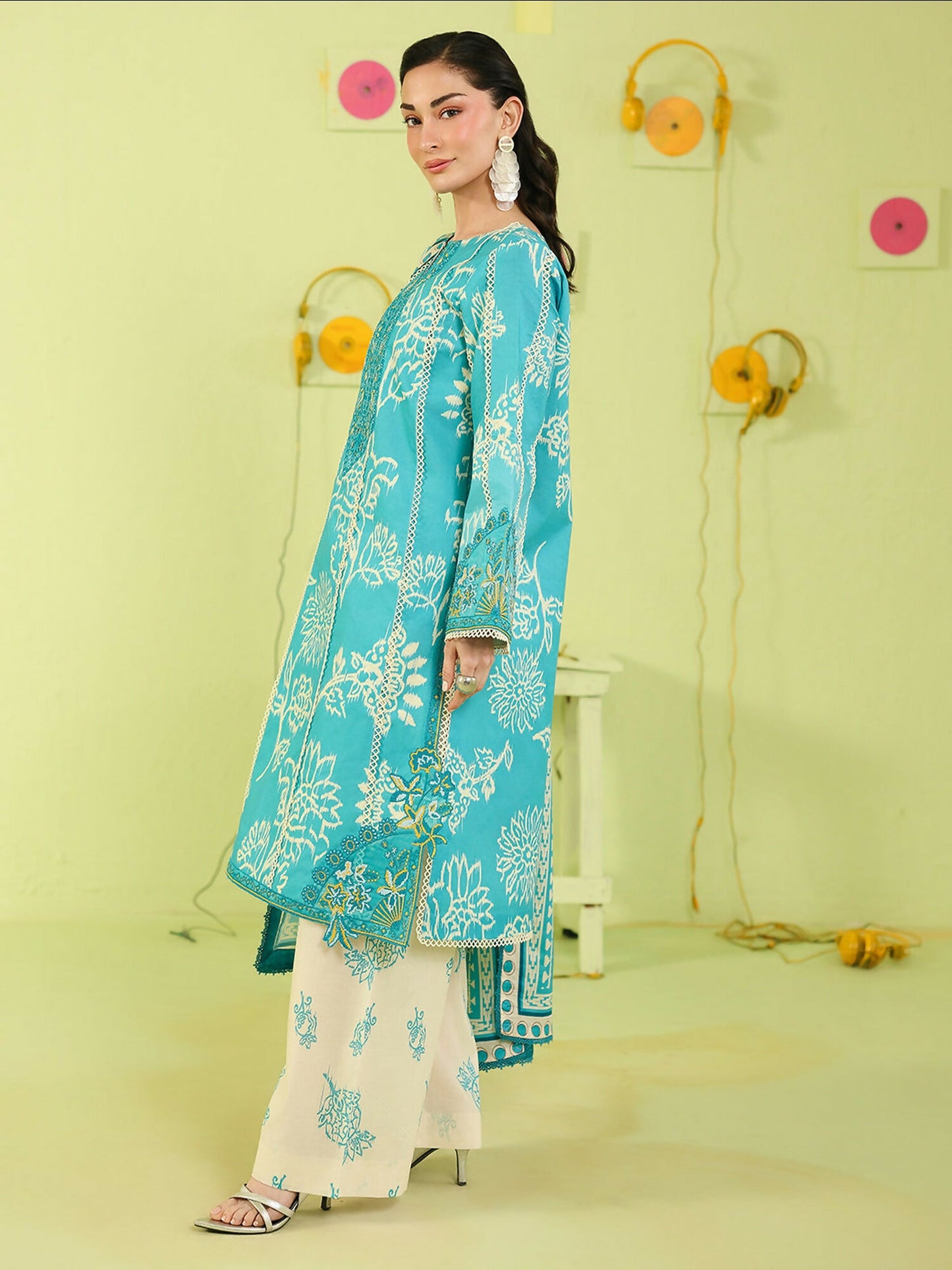 Mahnur Anaya Vol.2 Lawn Embroidered Stitched 3-Piece Suit-AN-2-07