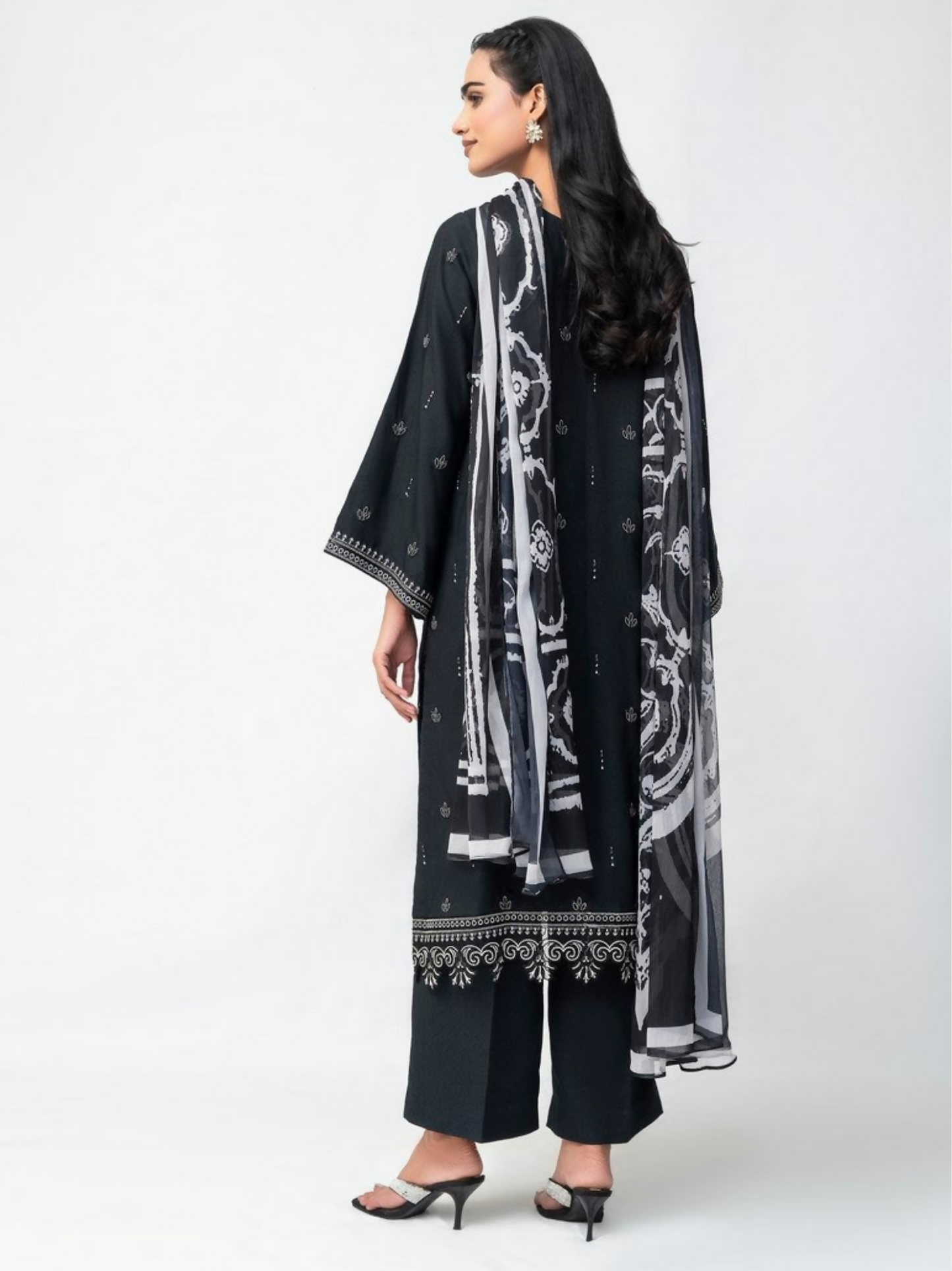 Imran Aftab Maya Winter Karandi Embroidered Unstitched 3-Piece Suit-IAKC-UF-28
