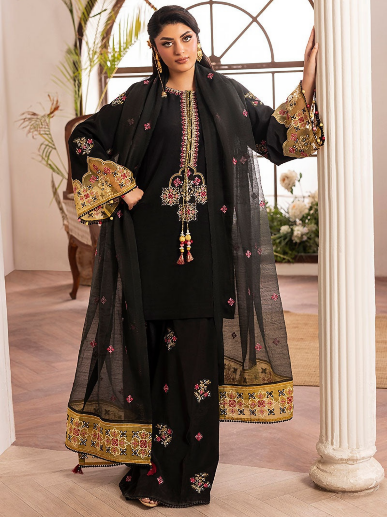 Shurooq L’amore Lawn Embroidered Stitched 3-Piece Suit-Cynthia