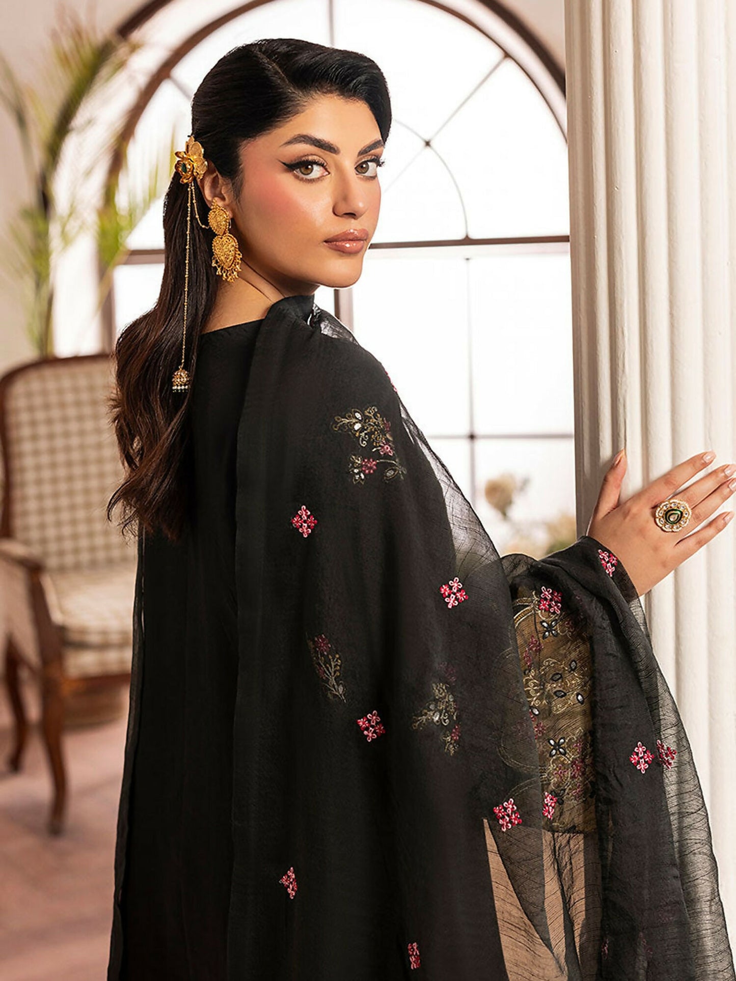 Shurooq L’amore Lawn Embroidered Stitched 3-Piece Suit-Cynthia