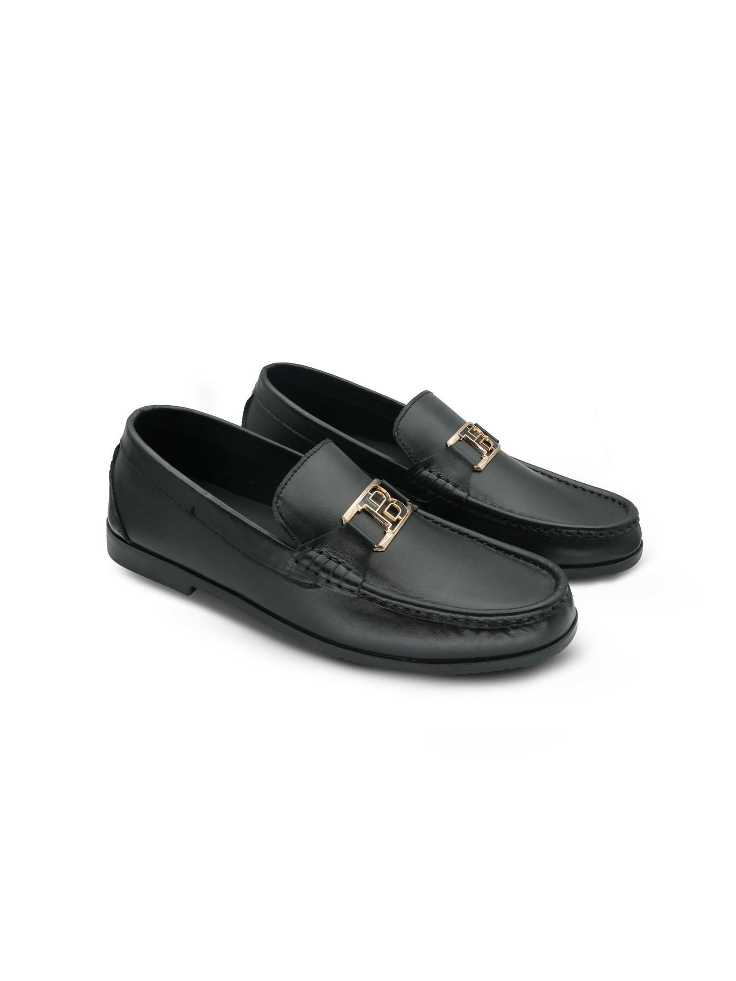 Elegant cow leather casual shoes with a lightweight build and durable rubber sole, ideal for daily wear and semi-formal occasions.