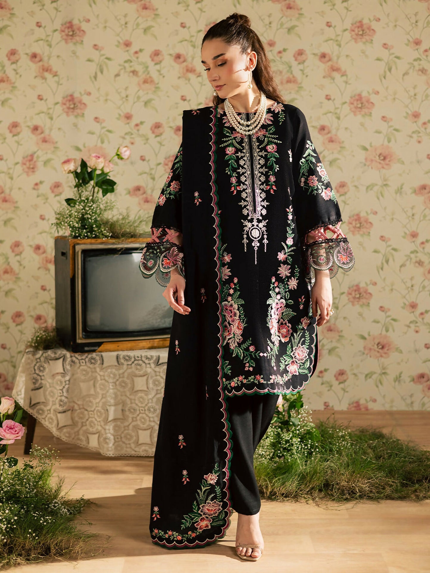 Mahnur Kaia Slub Linen Embroidered Stitched 3-Piece Suit-K- 14